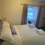 Fahertys Bar בית הארחה 3*
