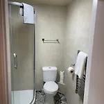 Fahertys Bar בית הארחה 3*
