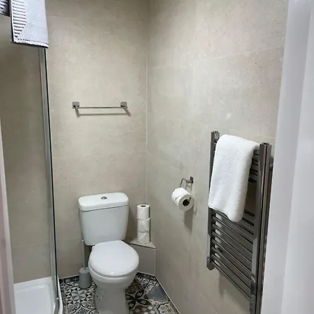 Vendégház Fahertys Bar